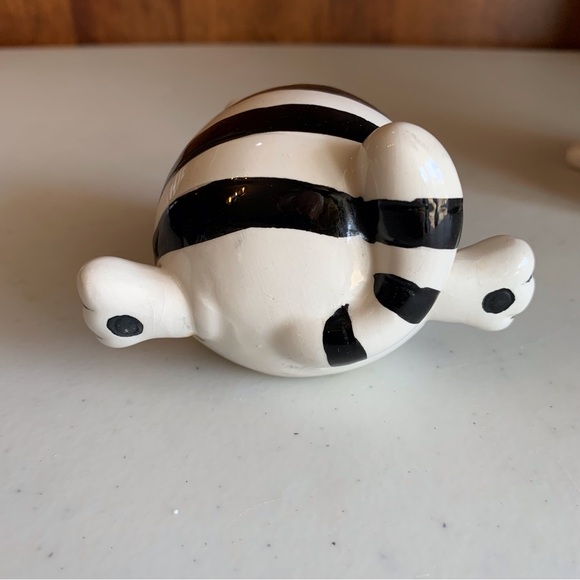 Pier 1- Fat Cat Sugar Creamer Salt Pepper Black & White Striped Cats 4 Piece - Picture 13 of 14